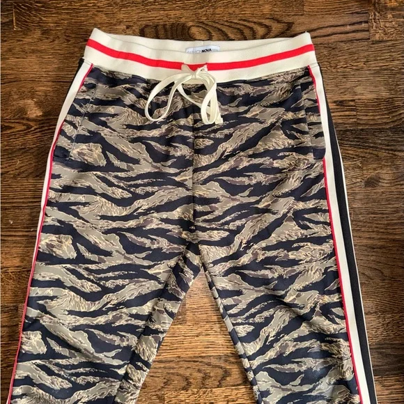 Fashion Nova Men Camo Joggers XL Side Stripe Track Pants - Picture 2 of 6